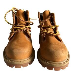Classic Timberland Boots, Boy's Size US 6M Camel